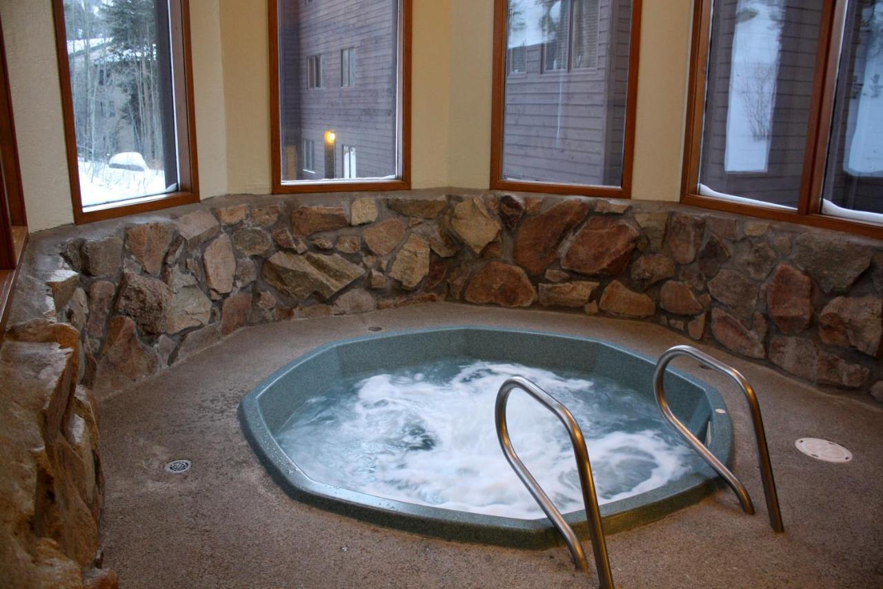 Woods Manor #302-A - Close To Main Street - Access To Indoor Hot Tub And Shuttle Villa Breckenridge Bagian luar foto